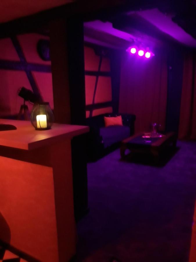 Love Room Le Rouge Et Noir Barr Dış mekan fotoğraf