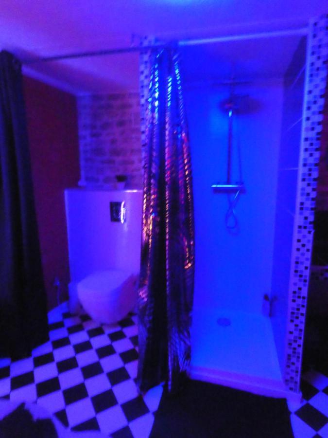 Love Room Le Rouge Et Noir Barr Dış mekan fotoğraf