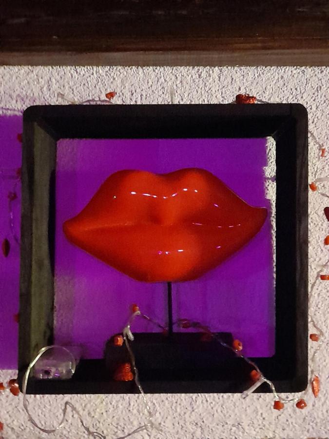 Love Room Le Rouge Et Noir Barr Dış mekan fotoğraf