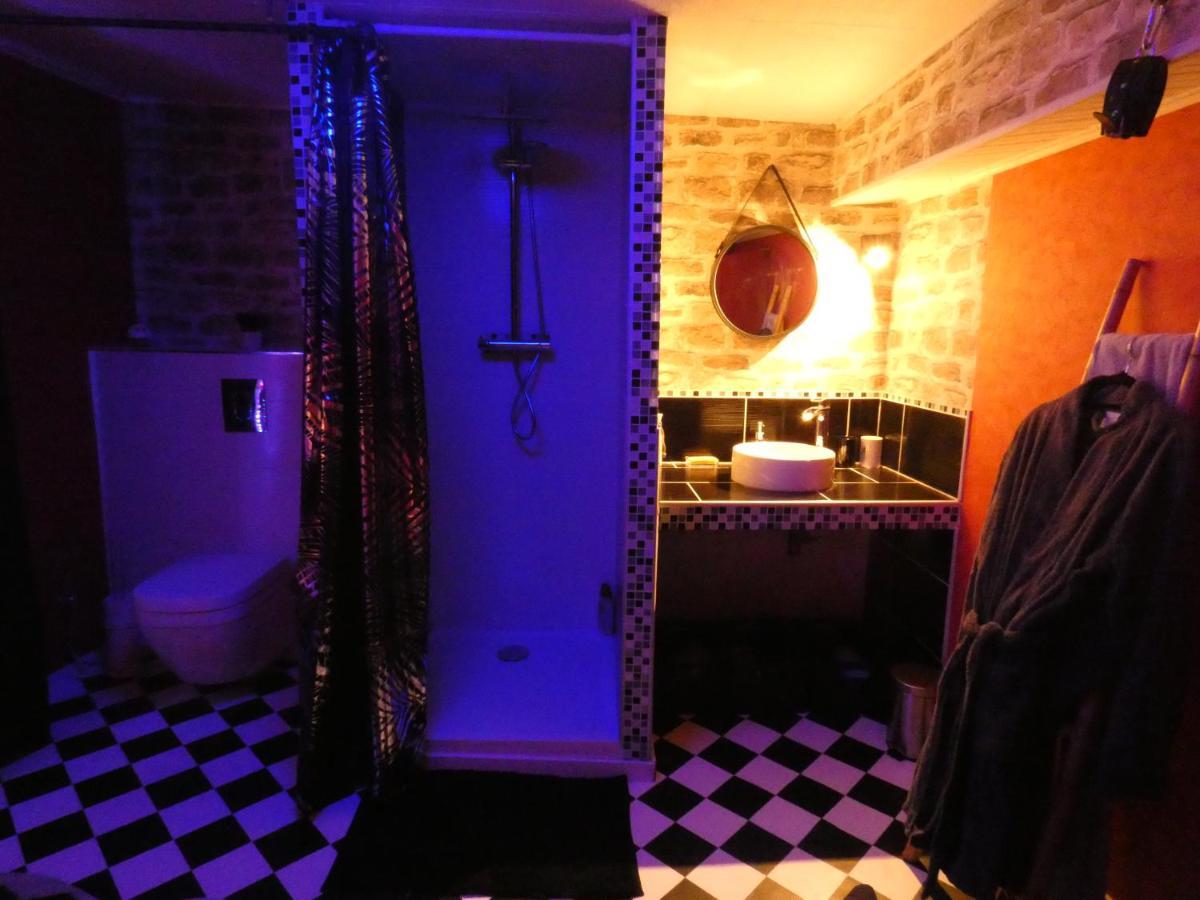 Love Room Le Rouge Et Noir Barr Dış mekan fotoğraf