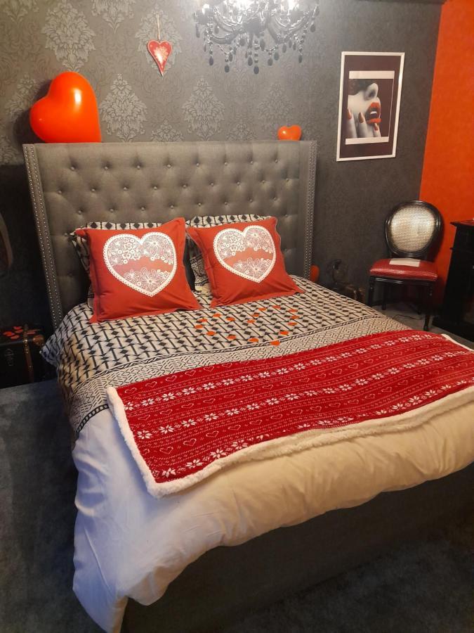 Love Room Le Rouge Et Noir Barr Dış mekan fotoğraf