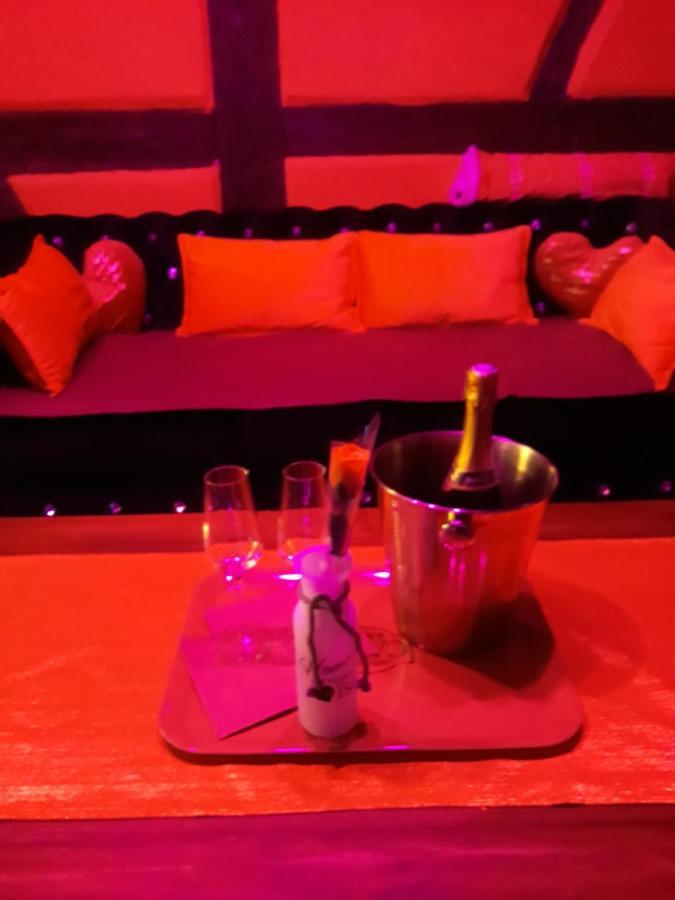 Love Room Le Rouge Et Noir Barr Dış mekan fotoğraf