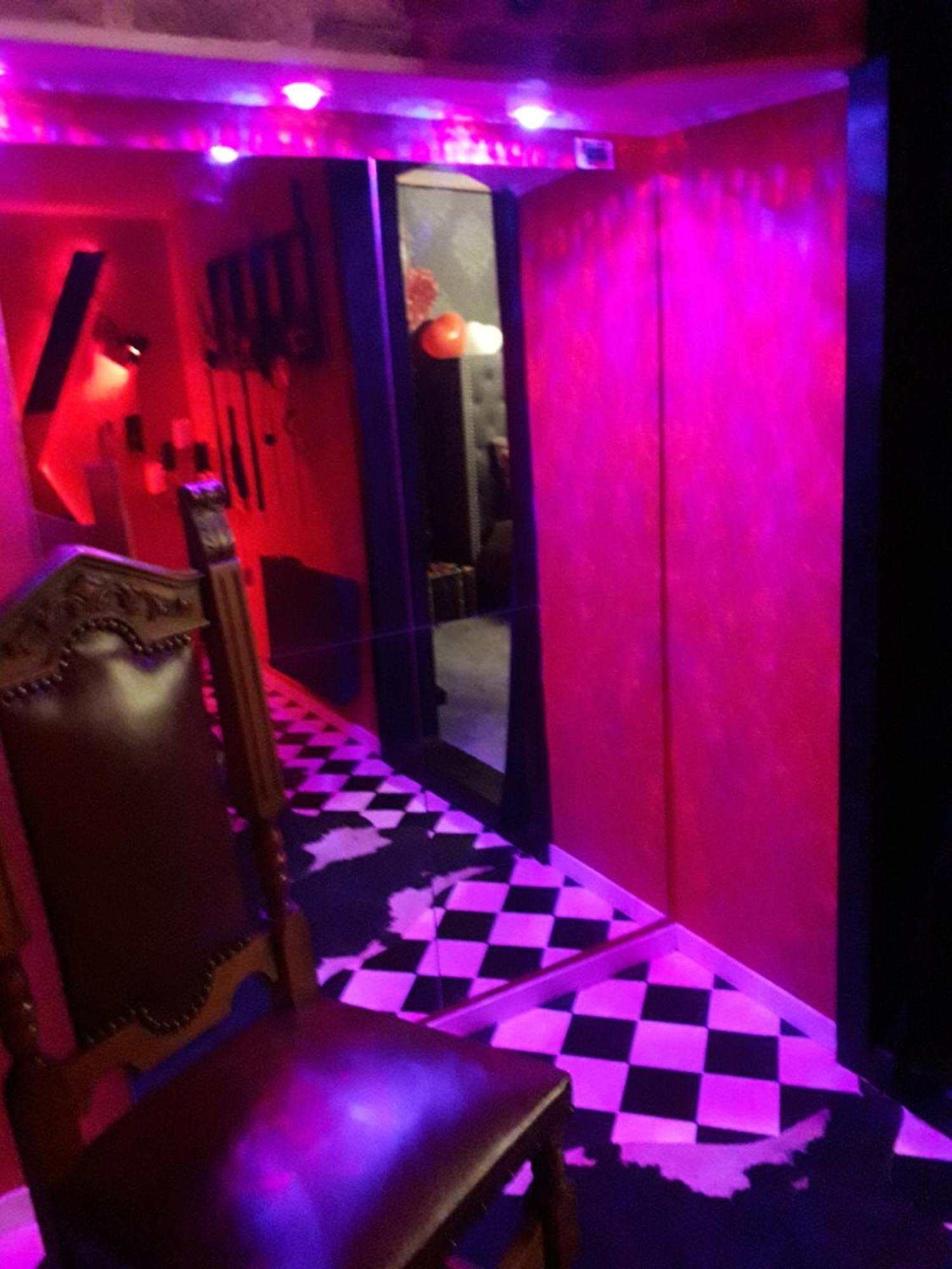 Love Room Le Rouge Et Noir Barr Dış mekan fotoğraf