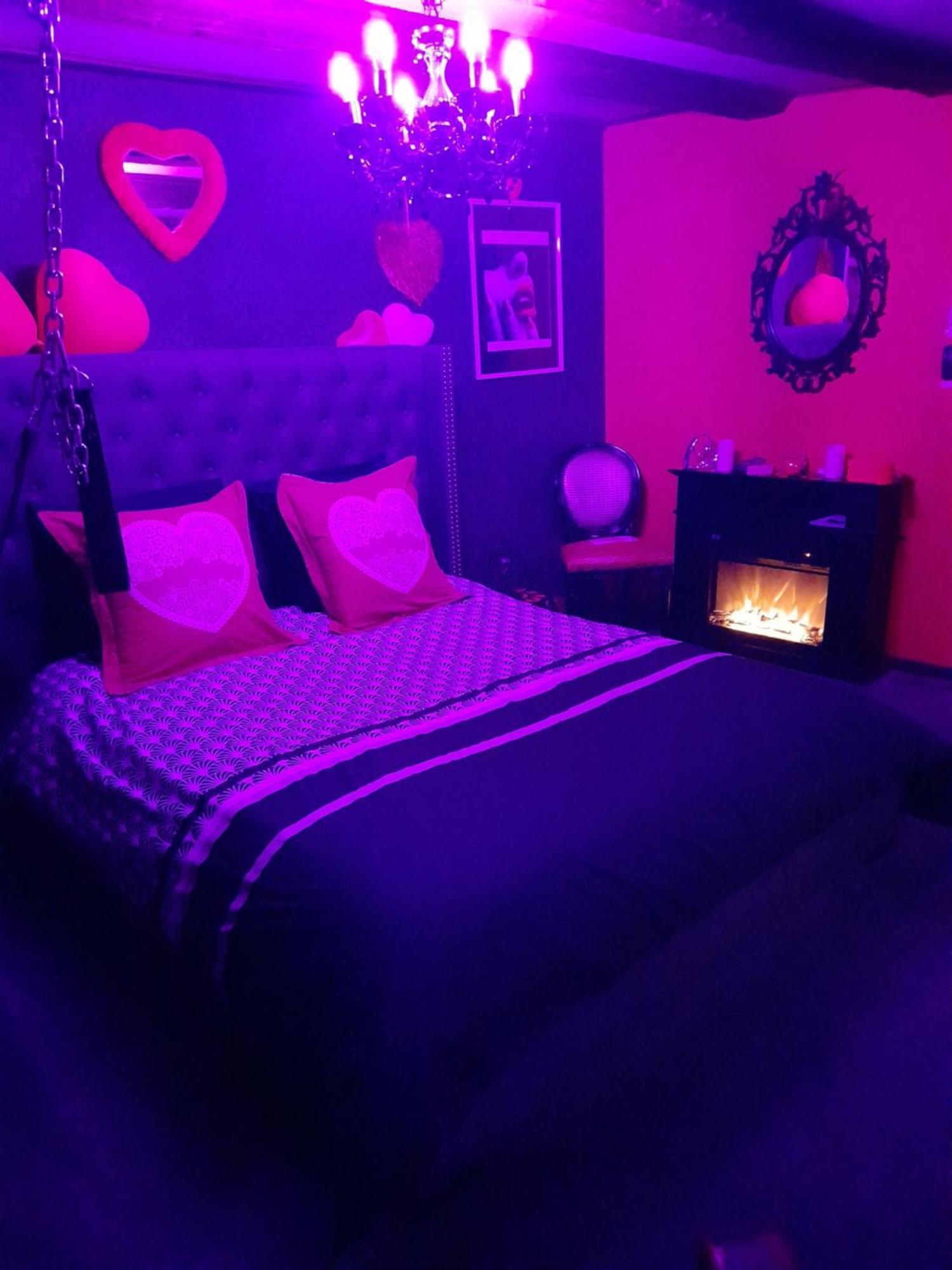 Love Room Le Rouge Et Noir Barr Dış mekan fotoğraf