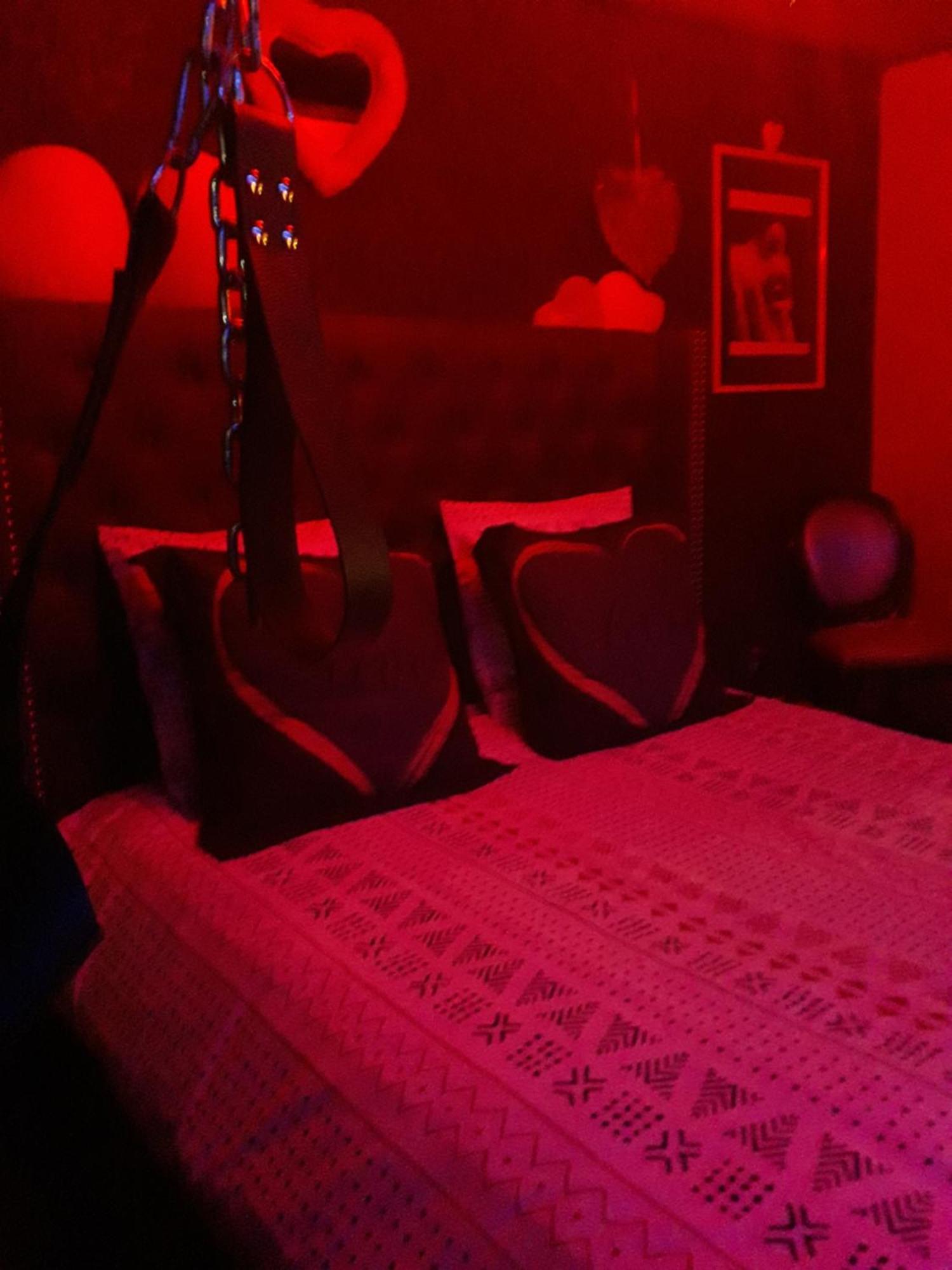 Love Room Le Rouge Et Noir Barr Dış mekan fotoğraf