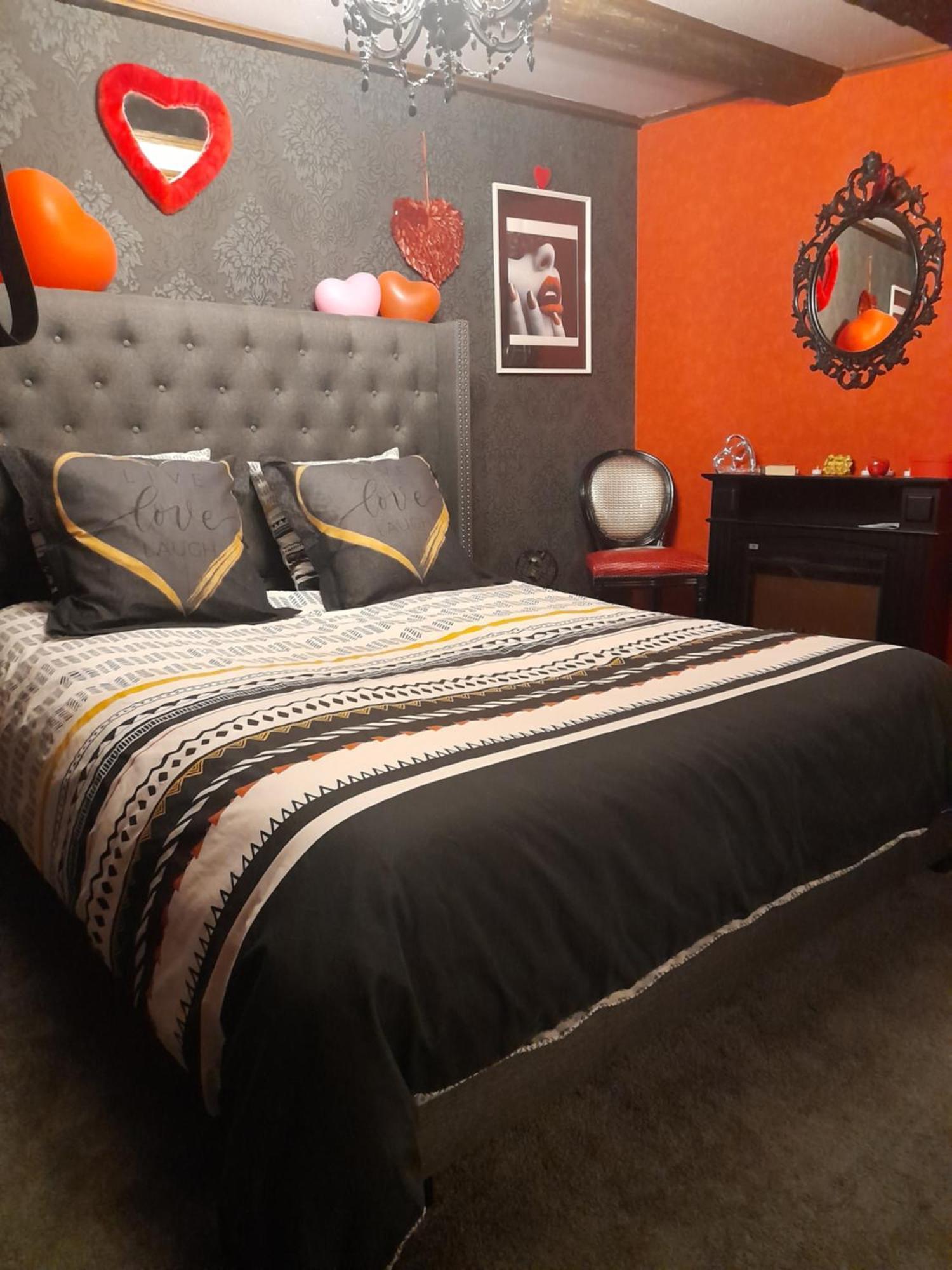 Love Room Le Rouge Et Noir Barr Dış mekan fotoğraf