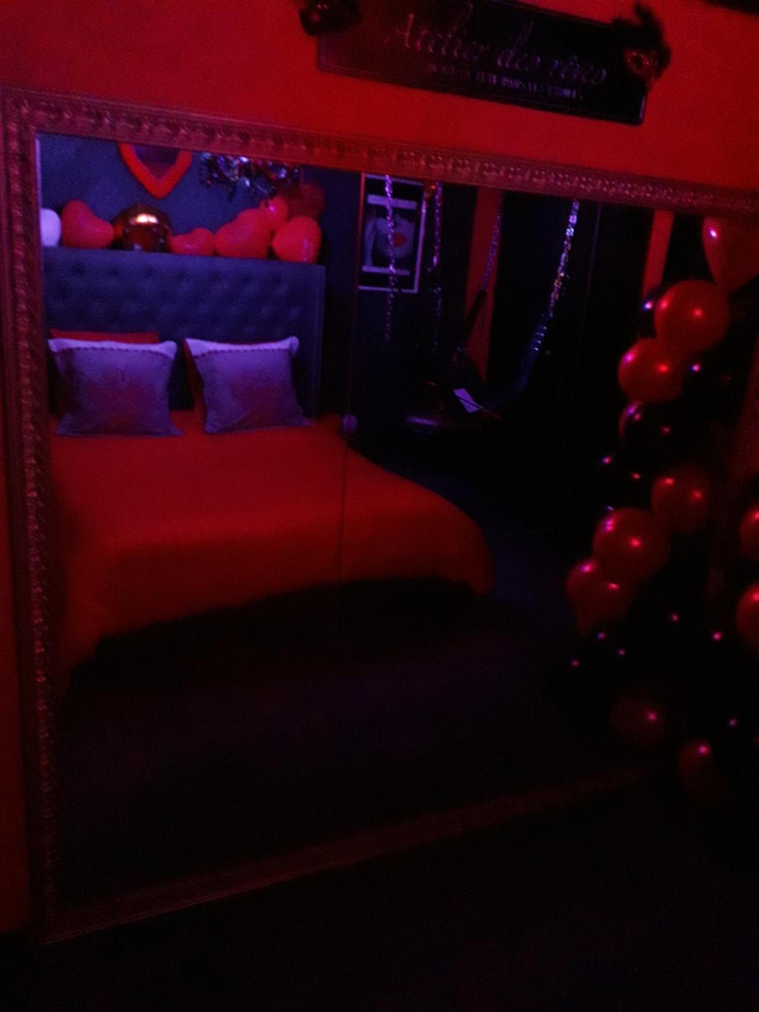 Love Room Le Rouge Et Noir Barr Dış mekan fotoğraf