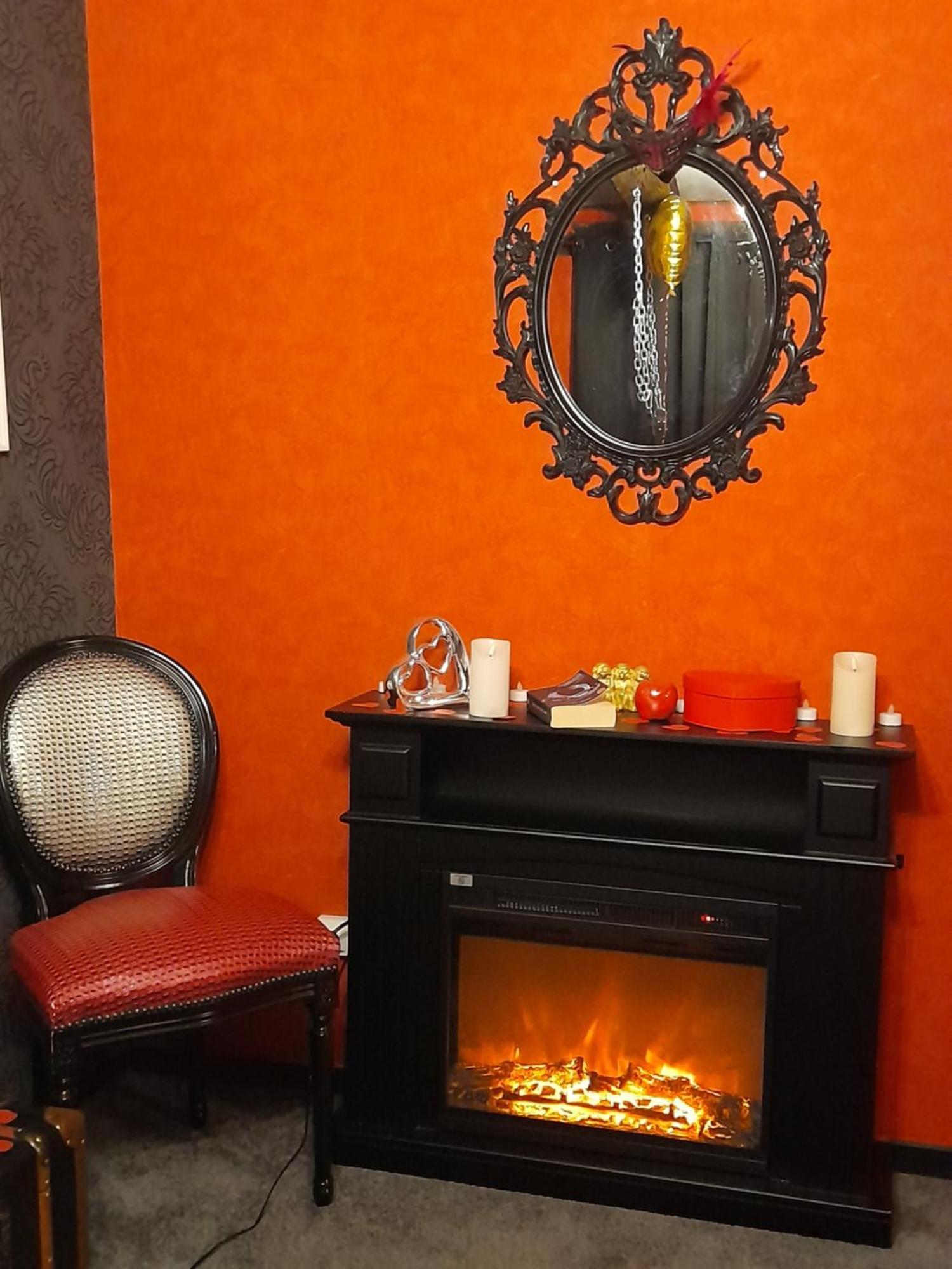 Love Room Le Rouge Et Noir Barr Dış mekan fotoğraf